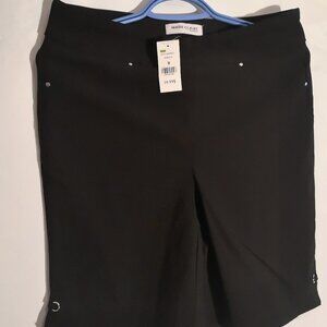 NWT Marie Claire Size 9 Ladies Black Bermuda Length Pull on Style Shorts